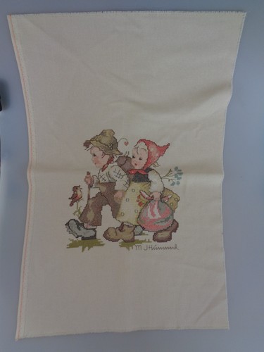 Hummel motiv handarbeit - j.,